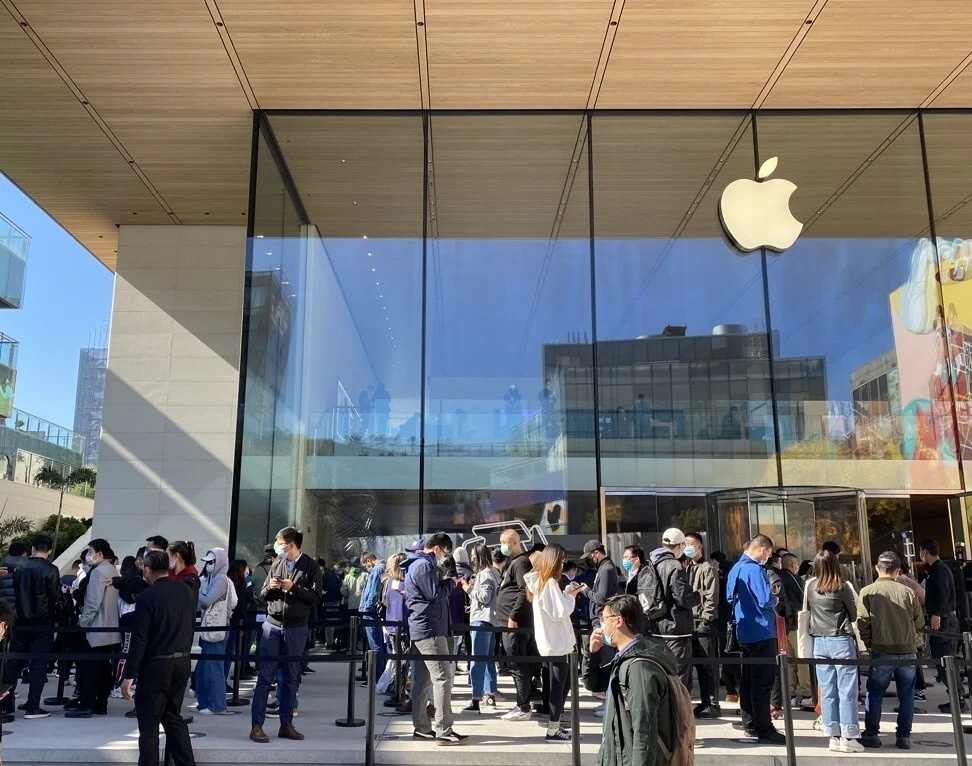 Bi che bai, iPhone 12 van dat khach o Trung Quoc hinh anh