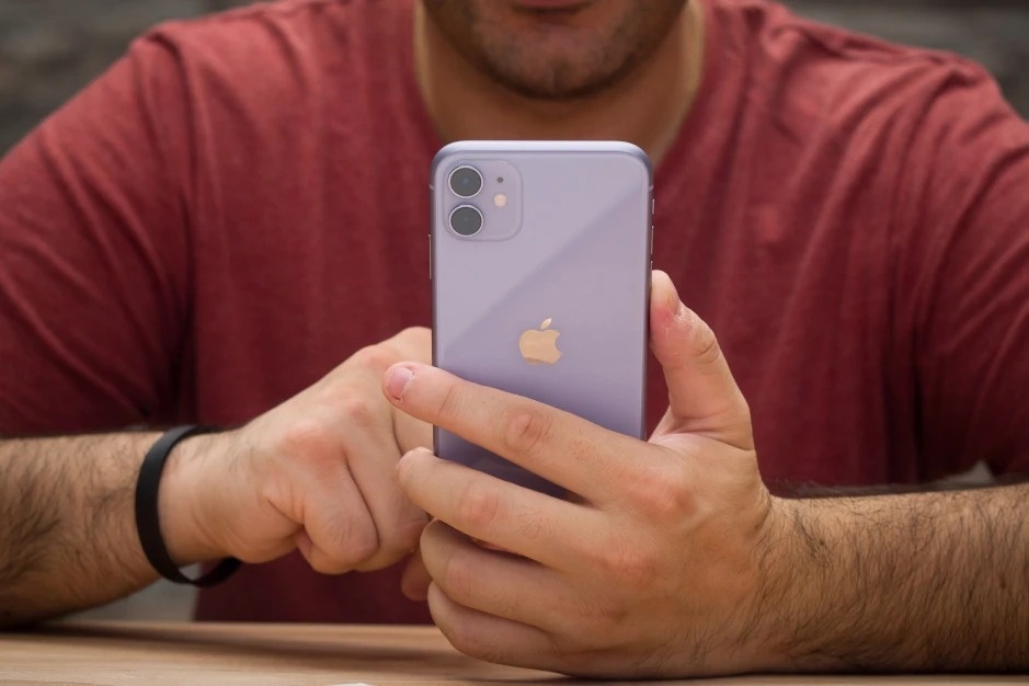 thong tin ve iPhone man hinh gap anh 2