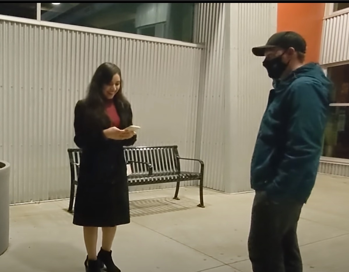 iPhone 11 roi xuong nuoc anh 2