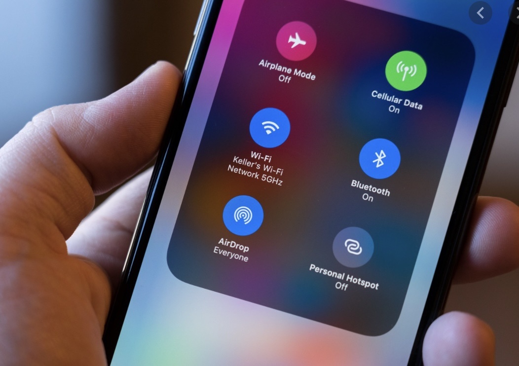 Nguoi dung iOS nen tat ngay AirDrop hinh anh