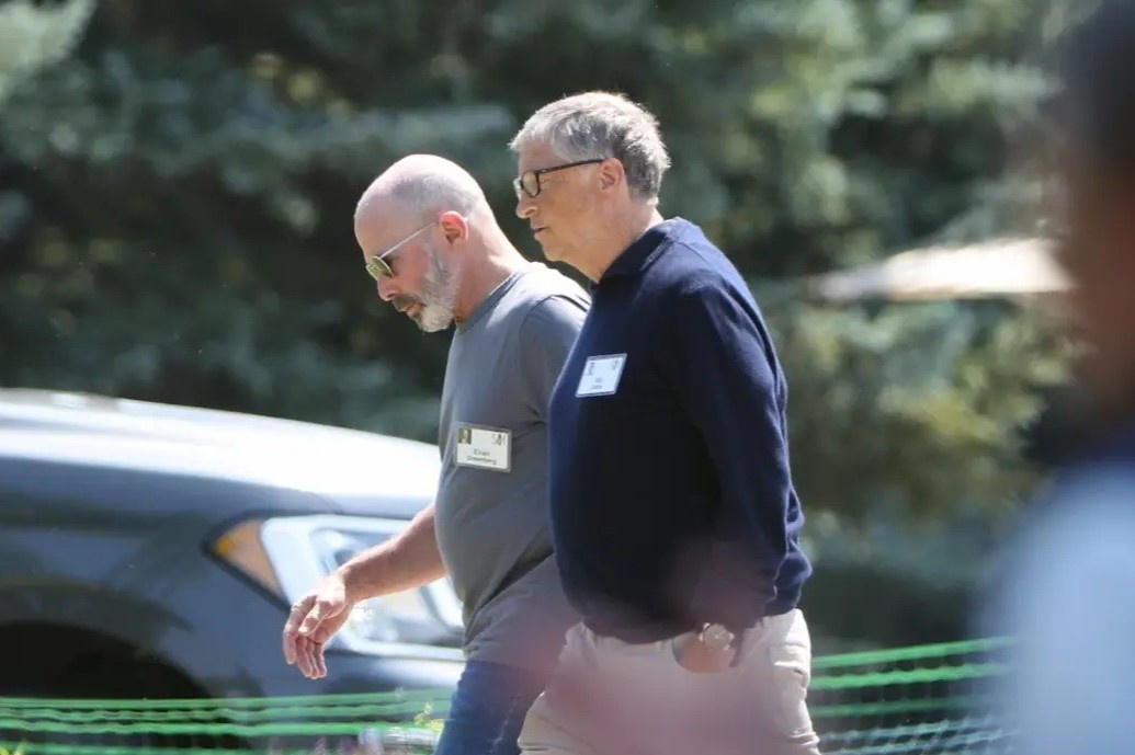 Bill Gates xuat hien tai trai he ty phu hinh anh