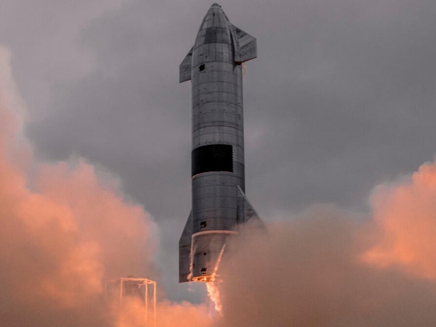 Vi sao Elon Musk van chua bay len vu tru? hinh anh