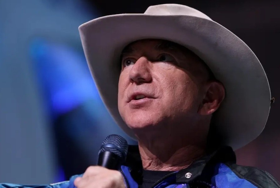 Jeff Bezos chua phai la phi hanh gia hinh anh