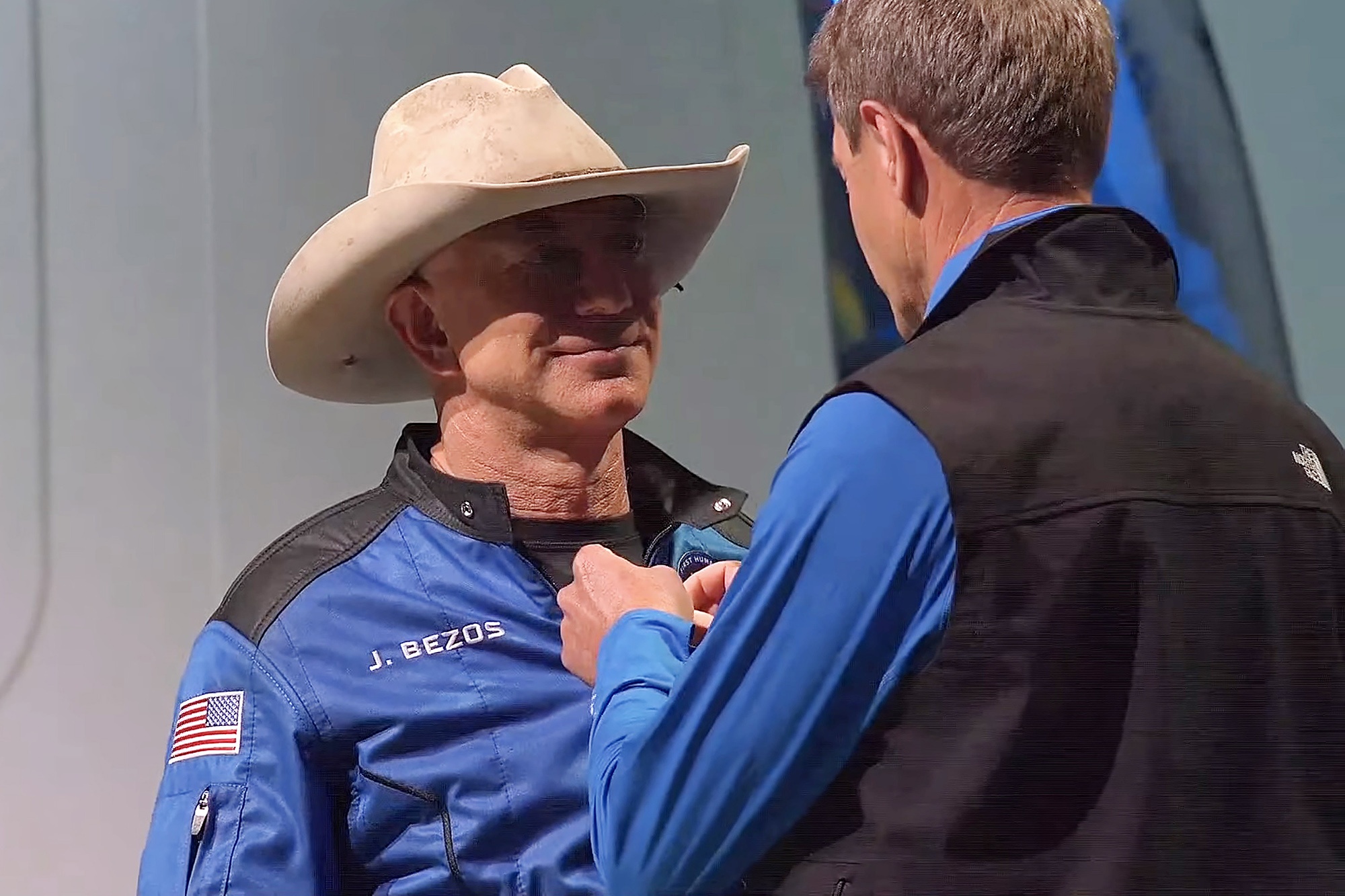 Jeff Bezos chua du chuan phi hanh gia anh 1