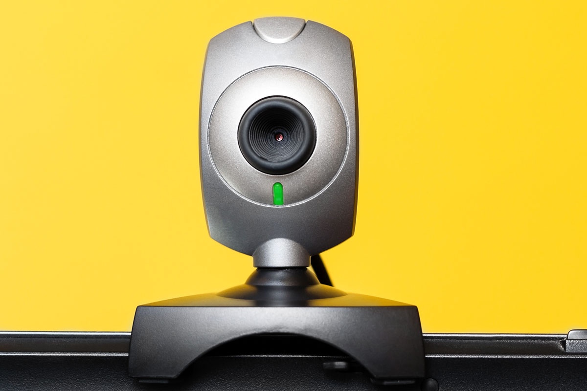 Bat an vi mua webcam gia re hinh anh