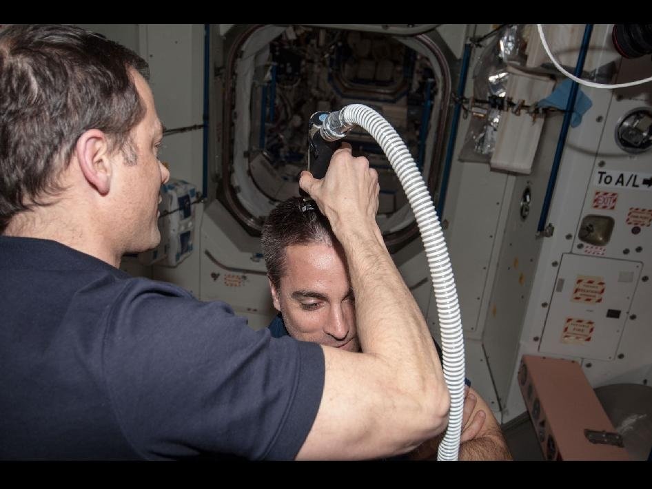 hoat dong cua phi hanh gia tren vu tru anh 3