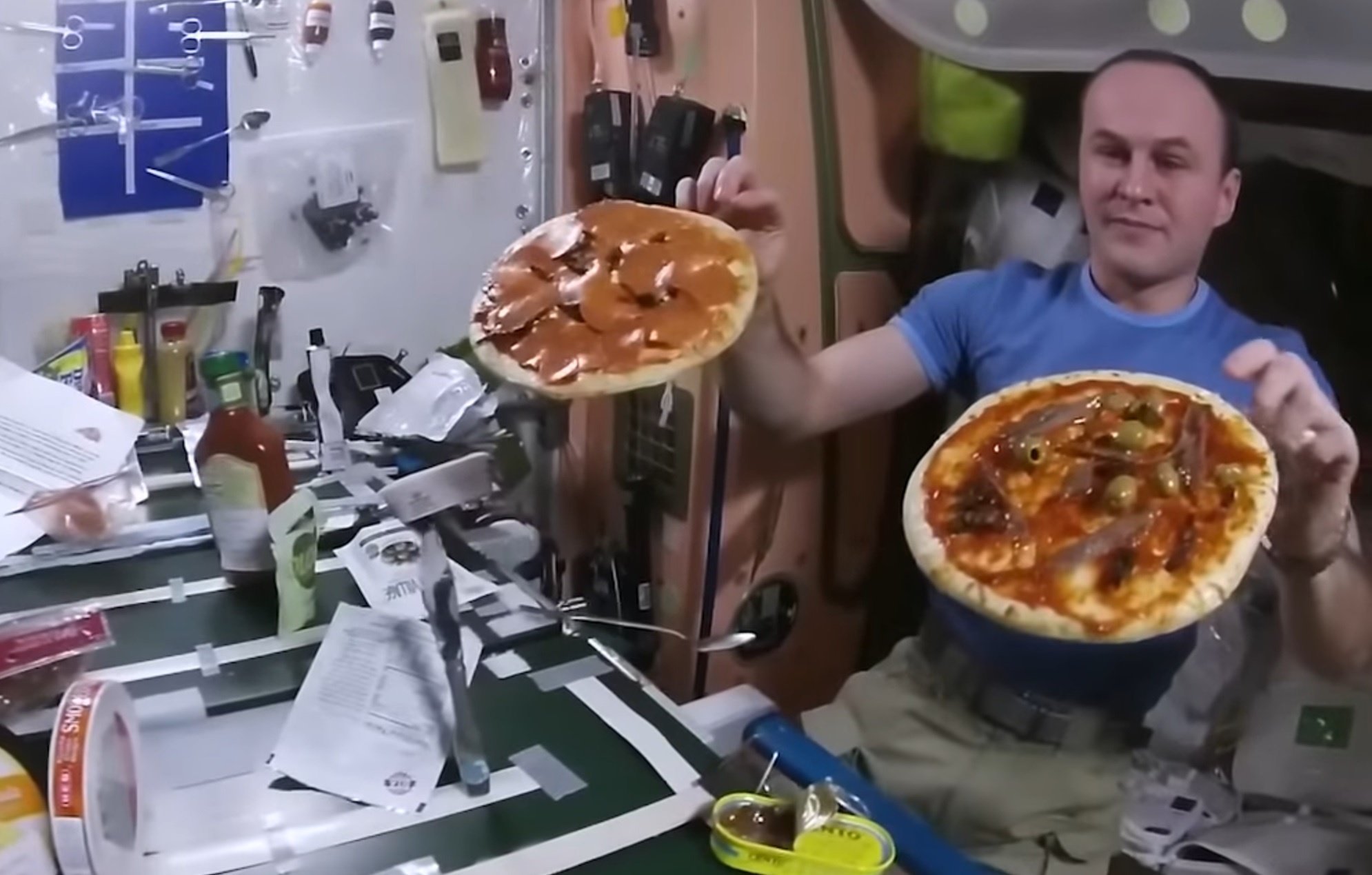 hoat dong cua phi hanh gia tren vu tru anh 4