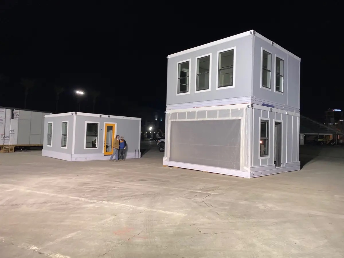 Elon Musk o nha lap ghep anh 8