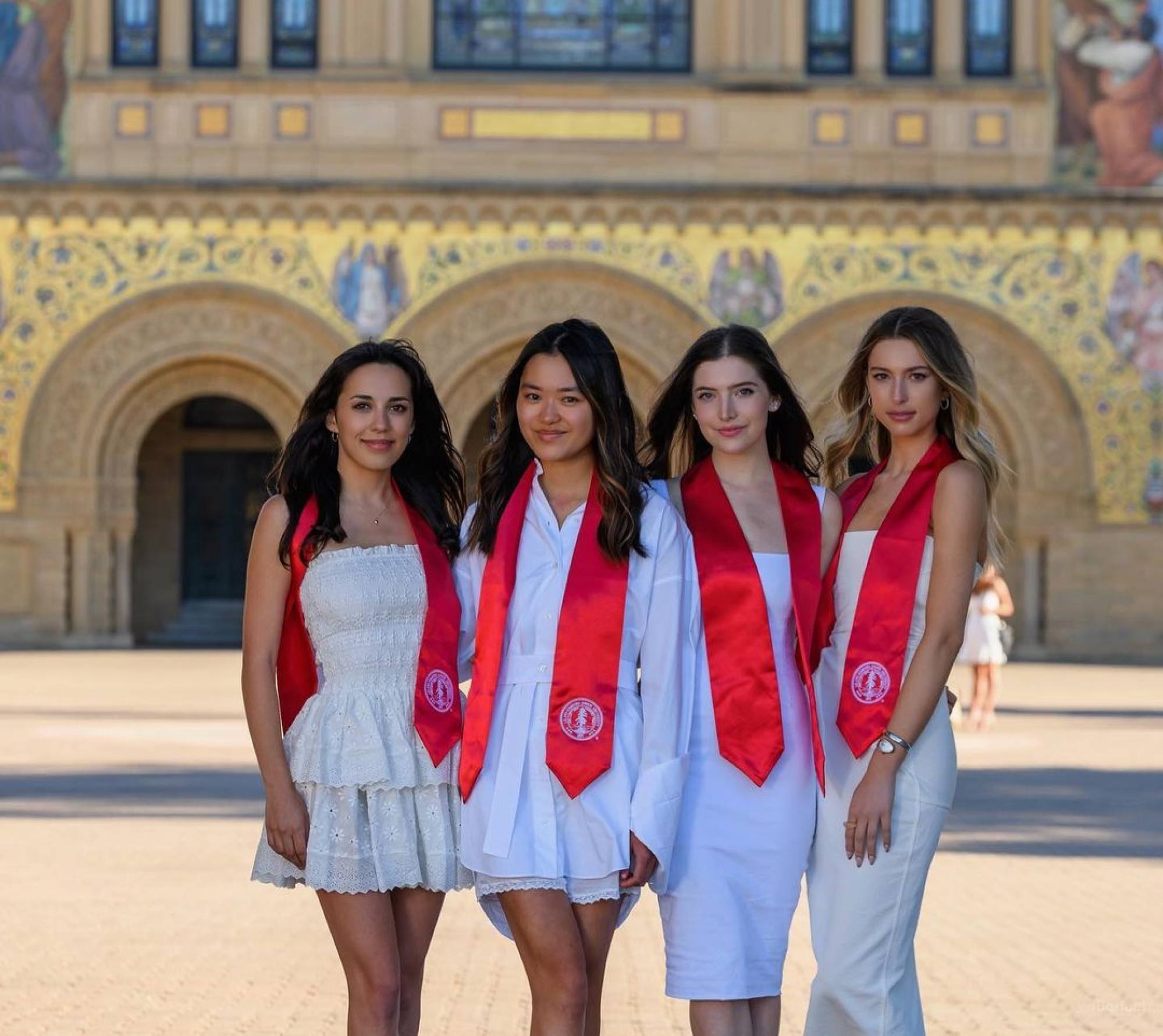 cuoc song xa hoa cua con gai Steve Jobs anh 7