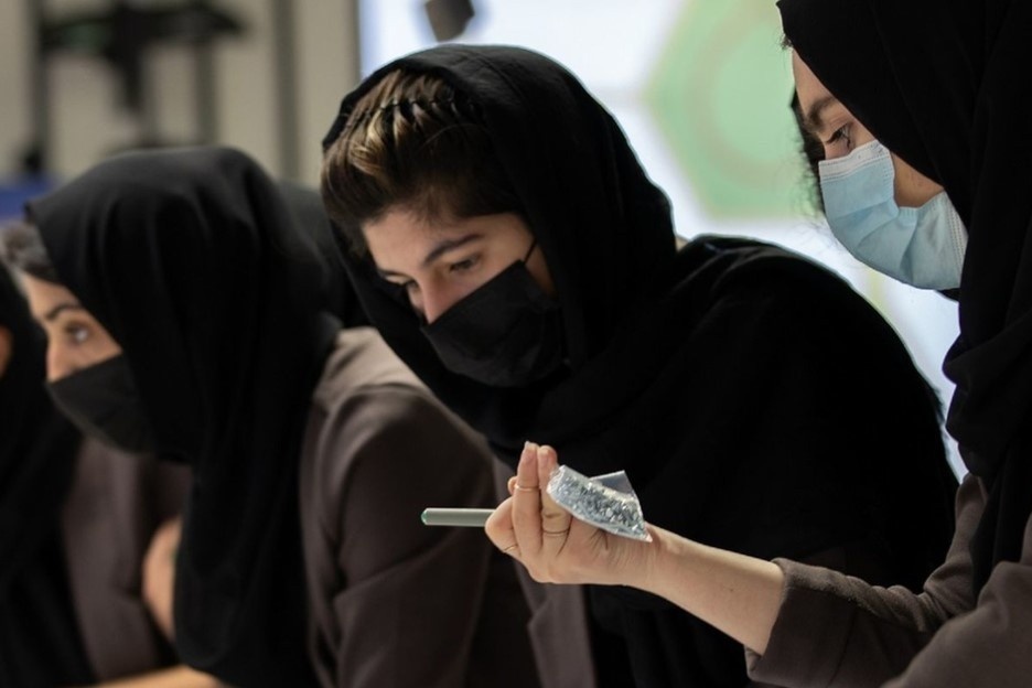 Phu nu Afghanistan song nho vao Bitcoin hinh anh