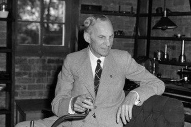 Nha sang lap hang Ford co y tuong ve Bitcoin tu 100 nam truoc hinh anh