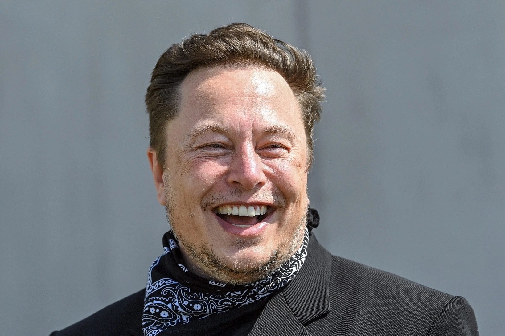 Ly do Elon Musk thuong bi hieu nham hinh anh