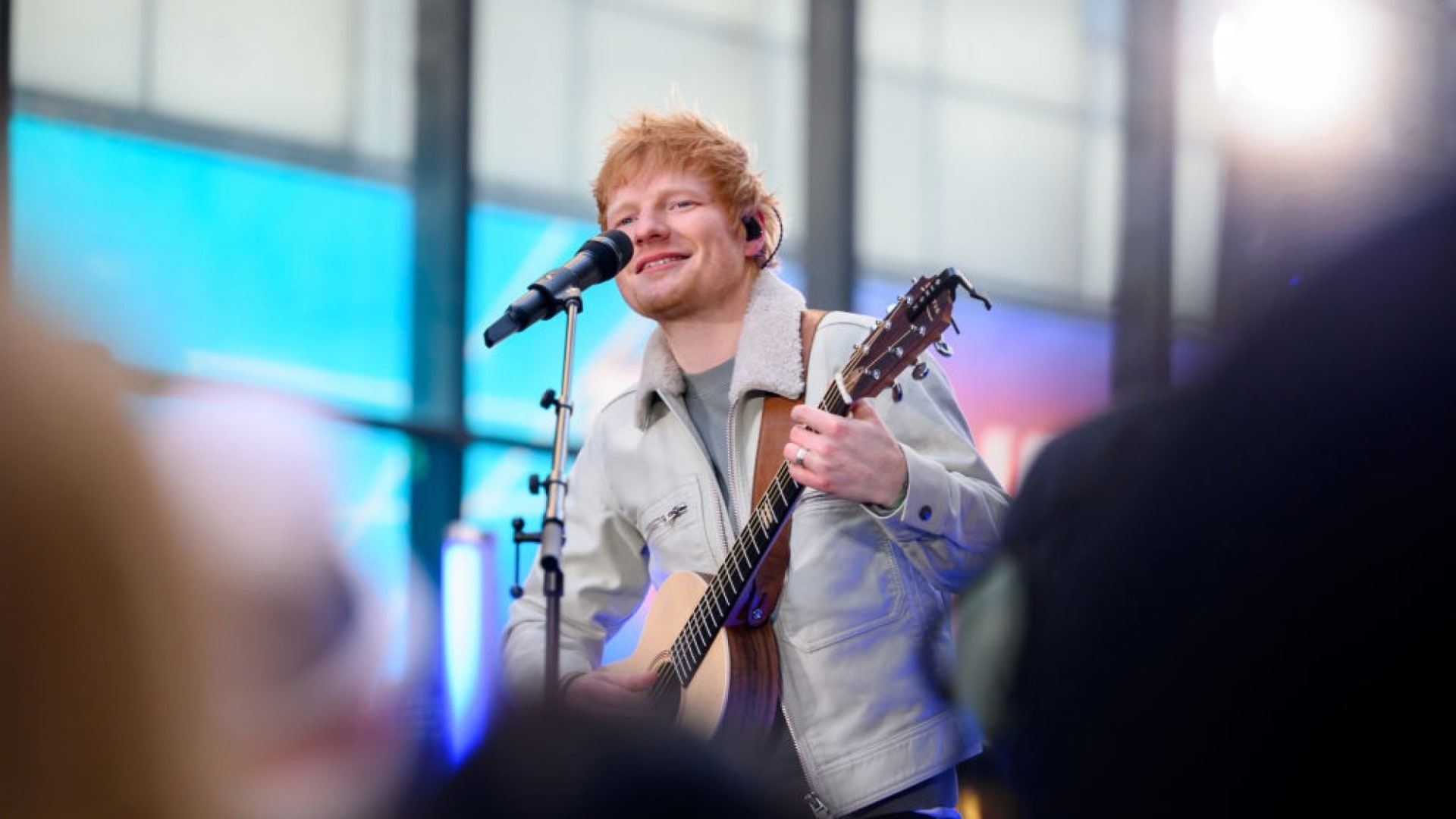 cuoc song cua ca sy noi tieng khong dung smartphone anh 1