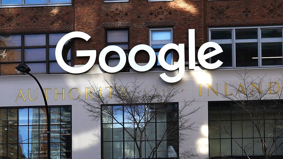 Hoc theo Apple, Google chuan bi don Facebook den bo vuc hinh anh