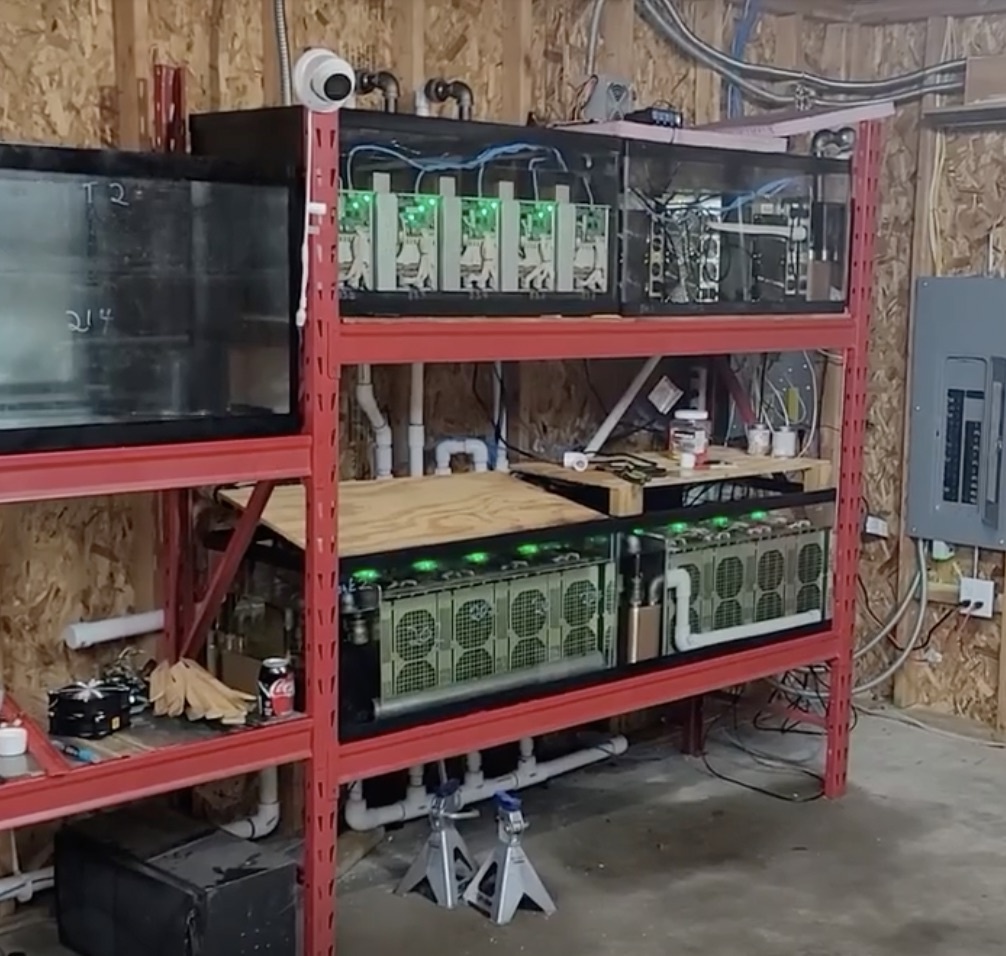 dung may dao Bitcoin de suoi am be boi anh 1