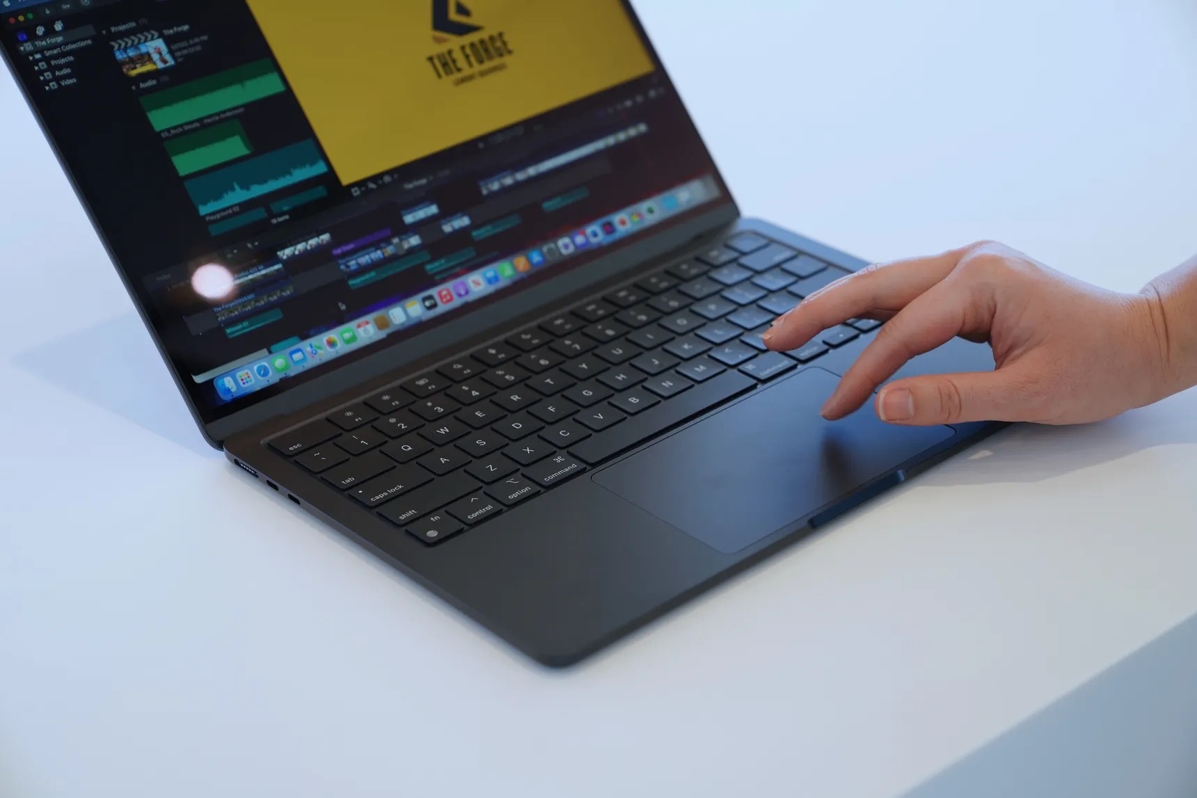 chi tiet ve MacBook Air M2 anh 6