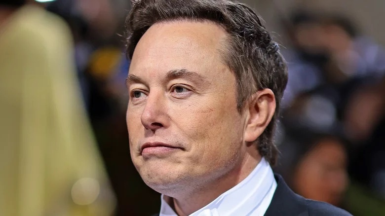 Ly do Elon Musk ban gan 7 ty USD co phieu Tesla hinh anh