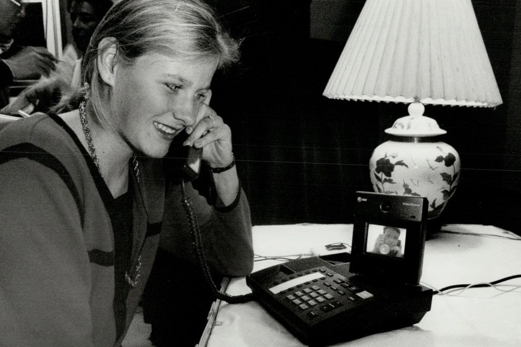 Cach nguoi dung goi video cach day 30 nam hinh anh