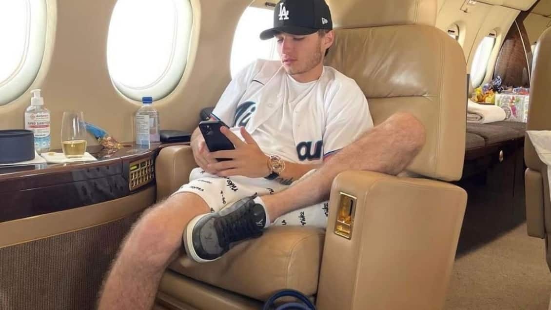 Thanh nien tu xung 'vua tien ma hoa' bi bat coc de doi tien chuoc hinh anh