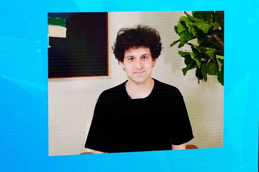 Vo boc cua ong chu san tien so FTX vua bi bat hinh anh