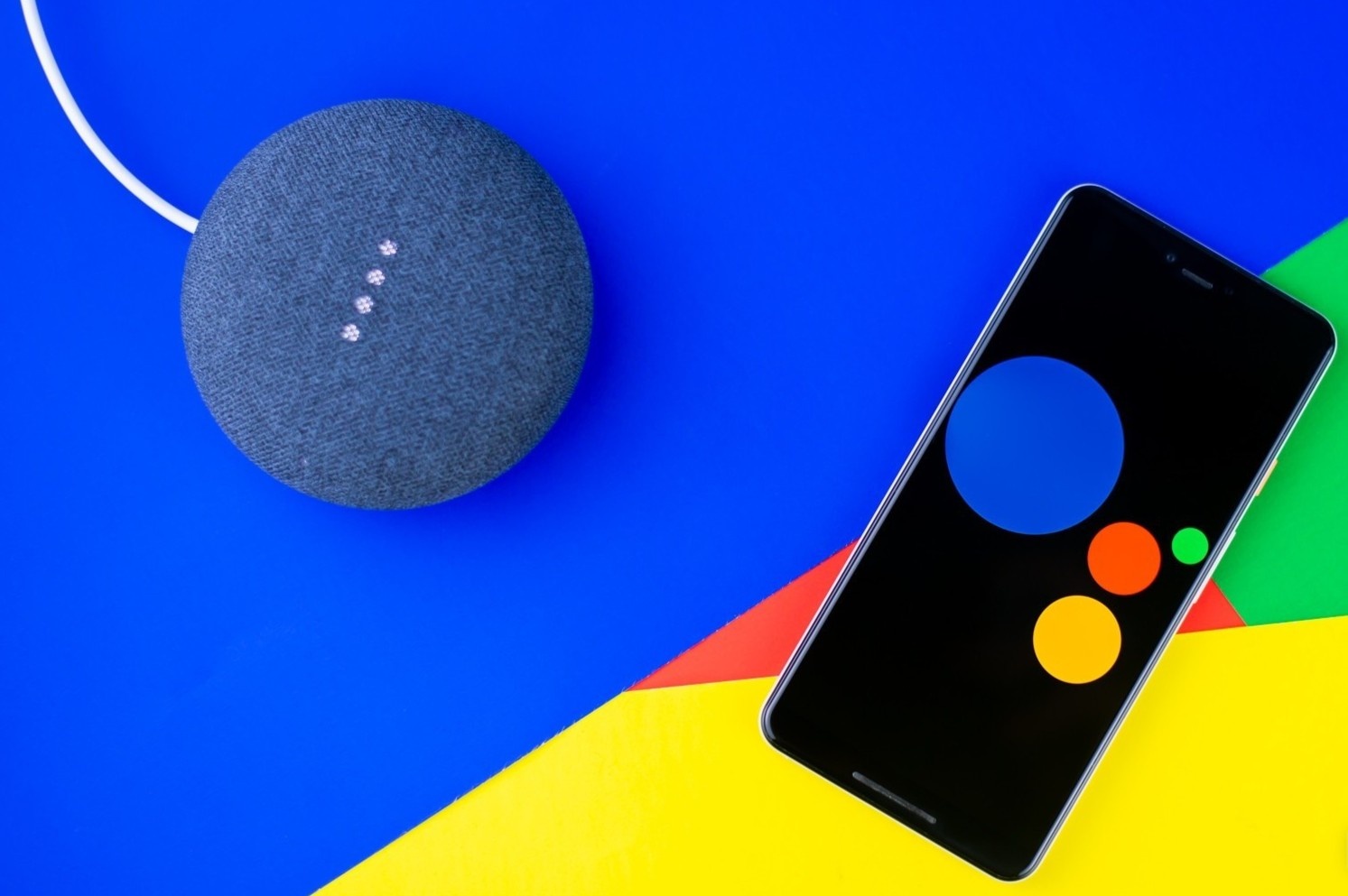 Tro ly ao cua Google ra sao giua vong vay chatbot AI hinh anh