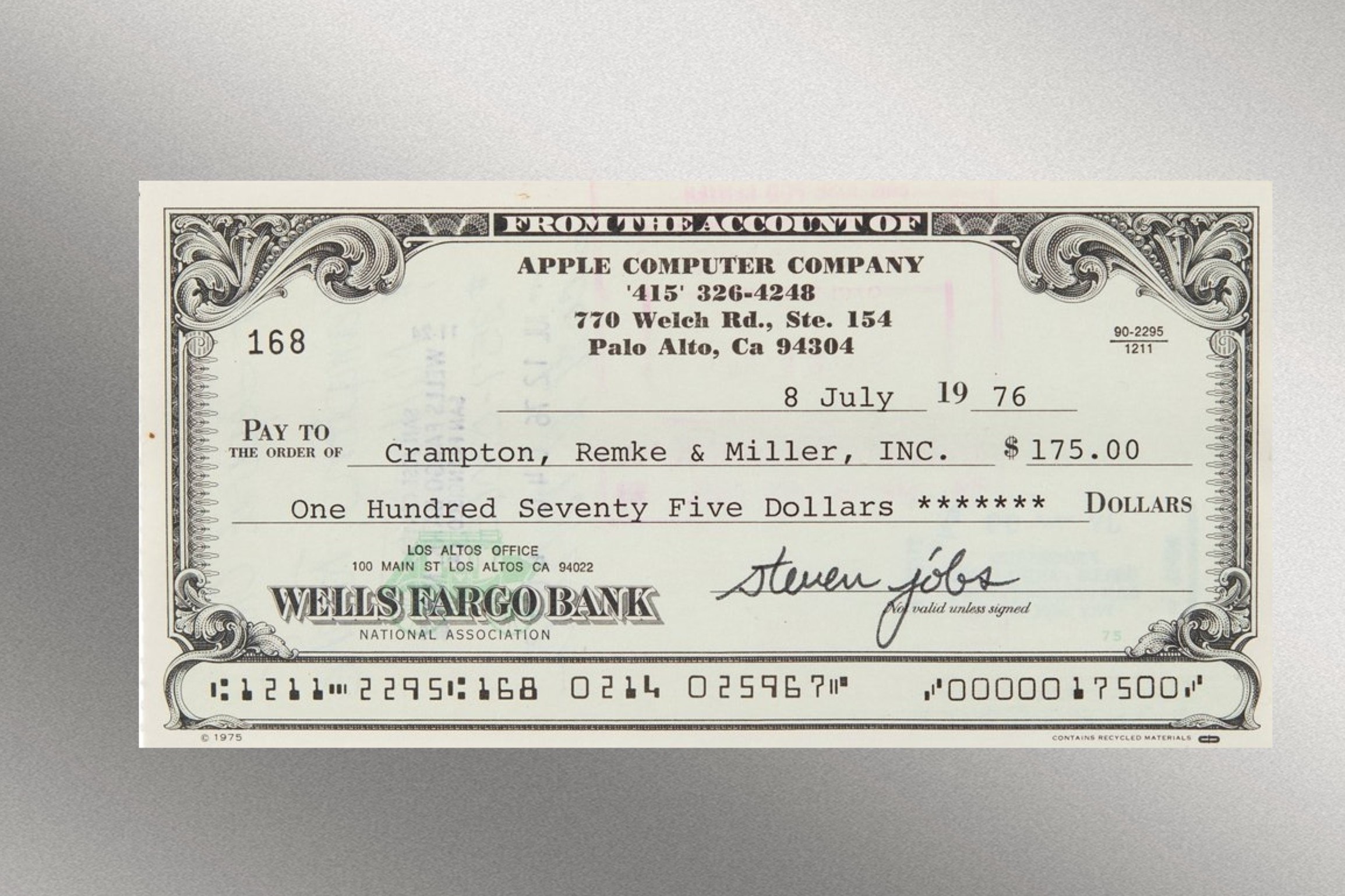 Tam sec co chu ky cua Steve Jobs chot gia hon 100.000 USD hinh anh