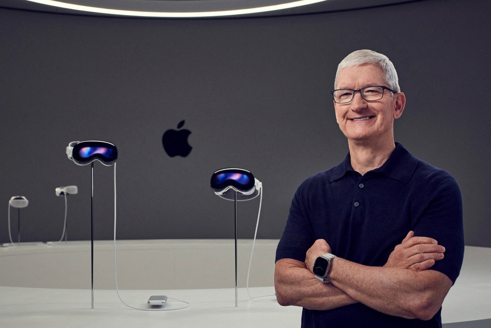 Vi sao Tim Cook khong deo kinh Vision Pro hinh anh