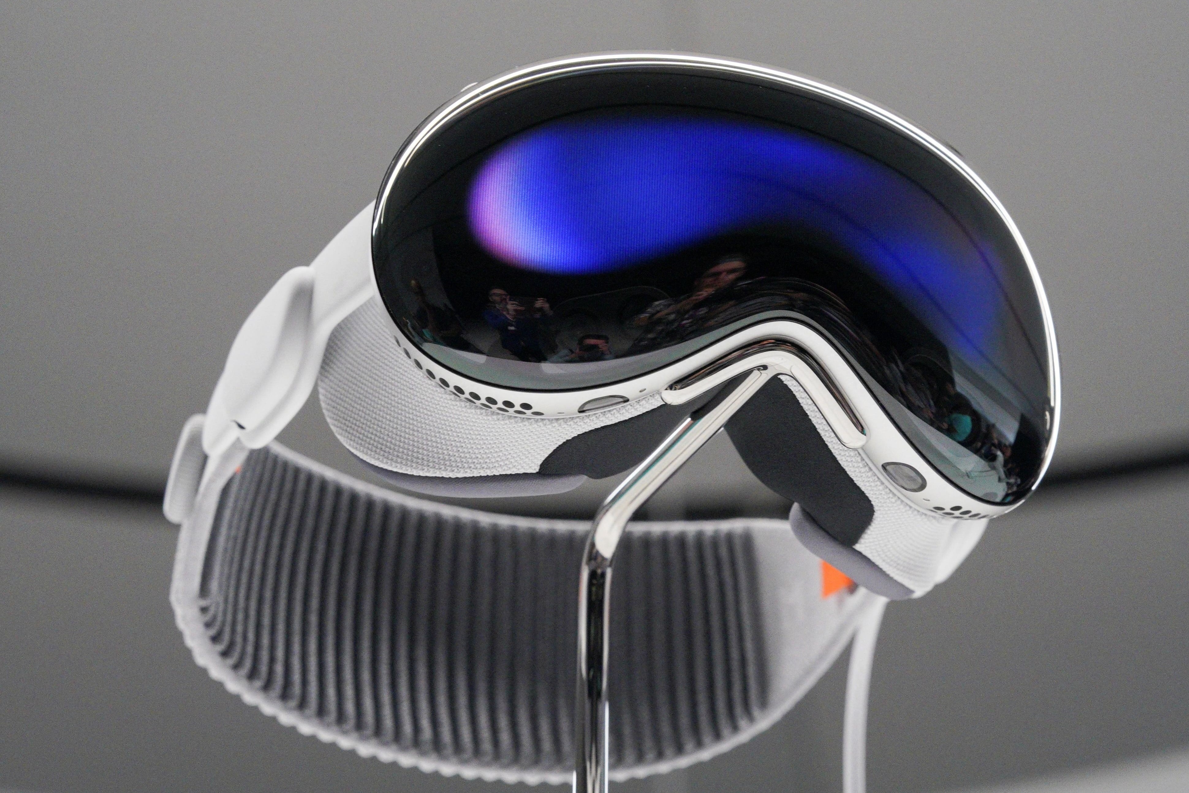 iPhone 15 thay doi vi Vision Pro hinh anh