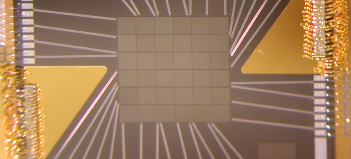 Vi sao NASA theo doi vu tru bang thiet bi co 36 diem anh? hinh anh