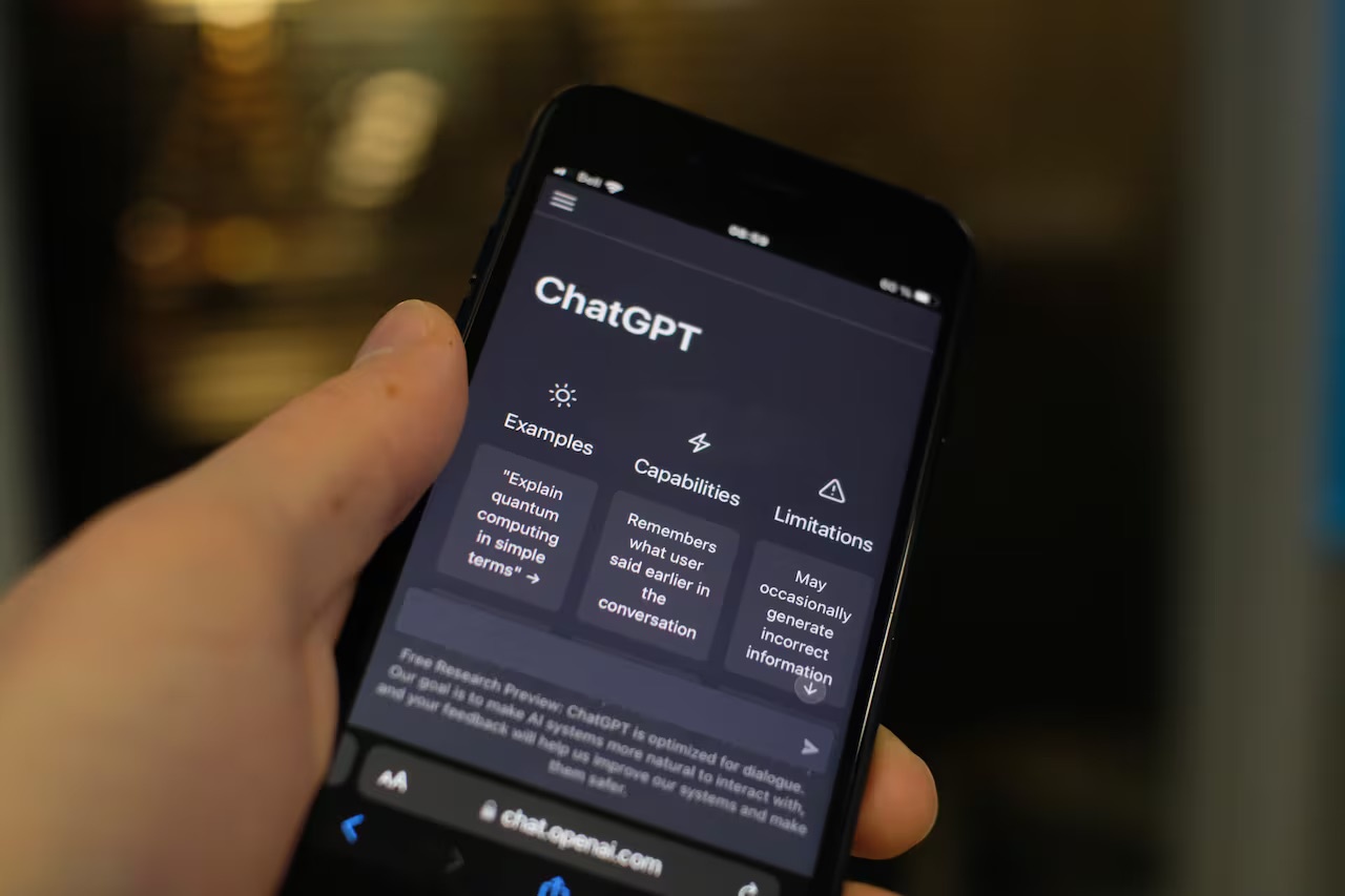 Bi mat cua ChatGPT hinh anh