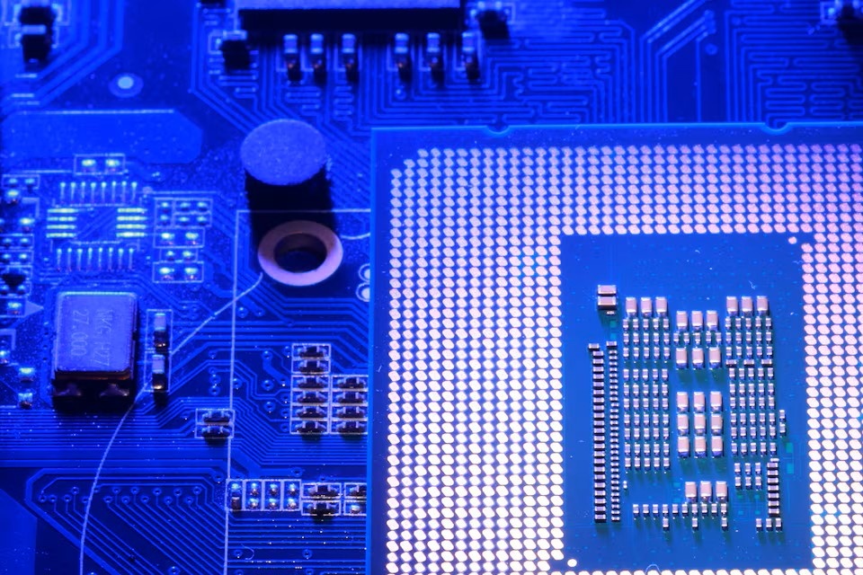 Tong thong My muon danh thue tren tung con chip hinh anh