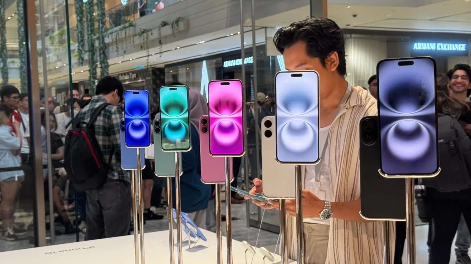 iPhone 16 tiep tuc dan dau, Apple thang lon hinh anh