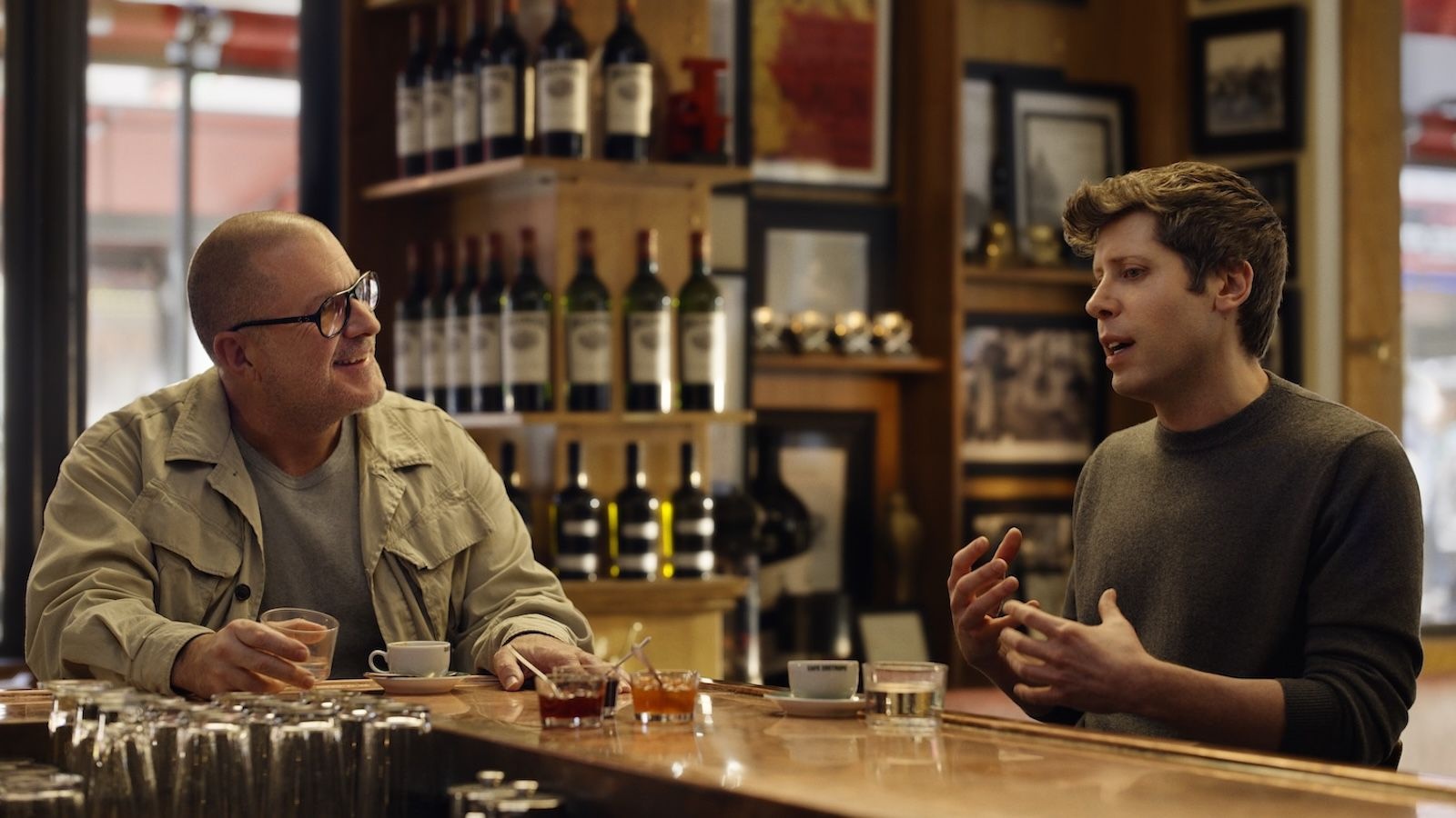 Thiet bi AI dau tien do huyen thoai Apple thiet ke hinh anh