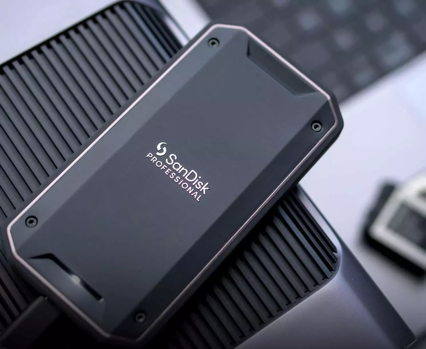 Mat hang tang gia khong tuong tai cua hang Apple hinh anh