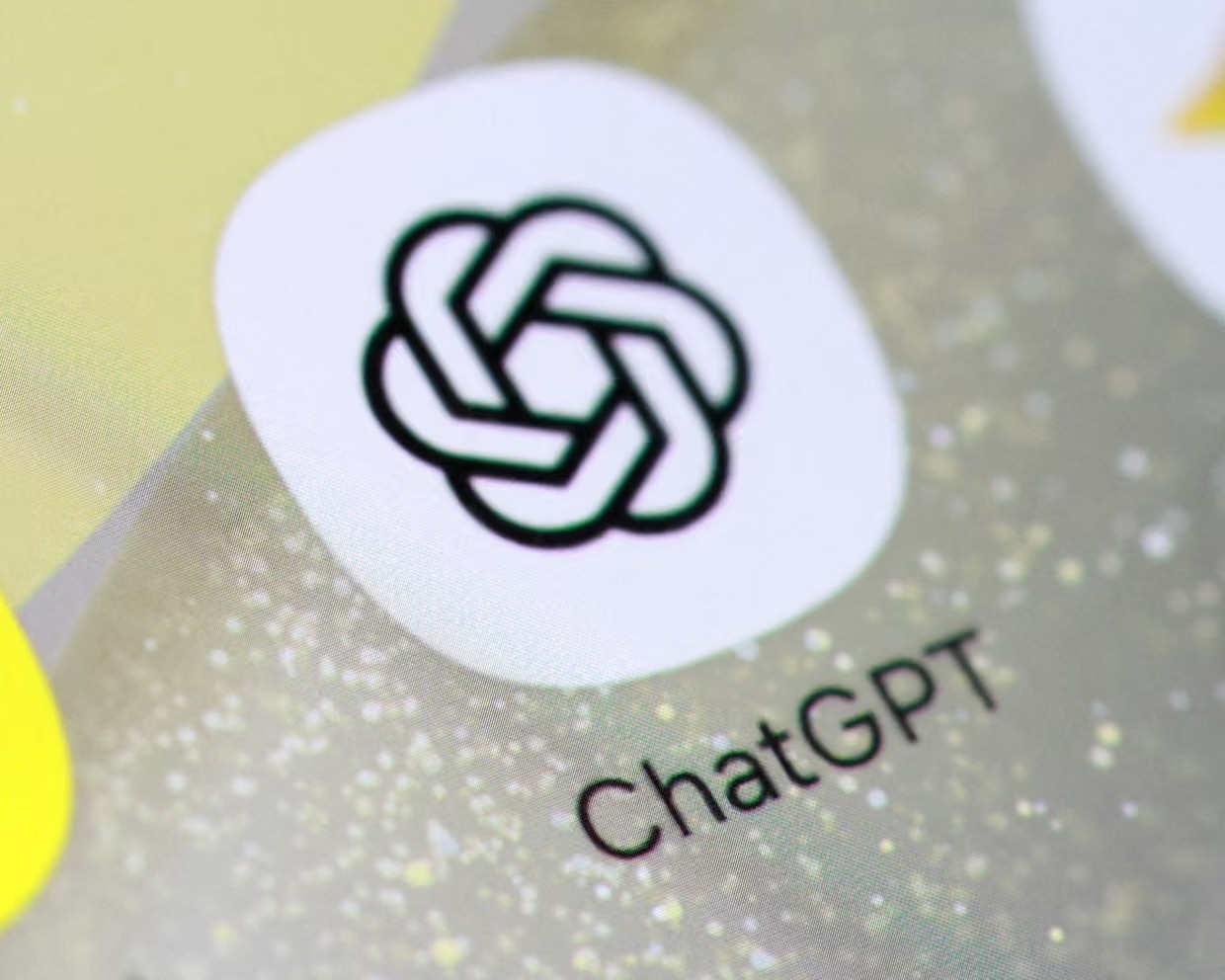 ChatGPT huong dan mua hang tren website lua dao hinh anh