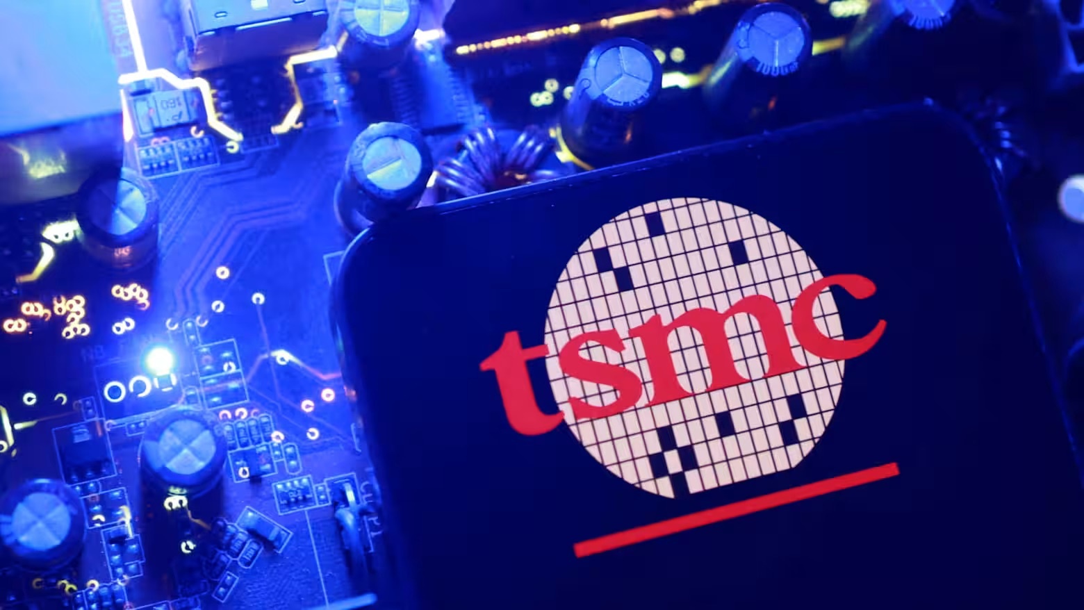 iPhone, MacBook sắp tăng giá?