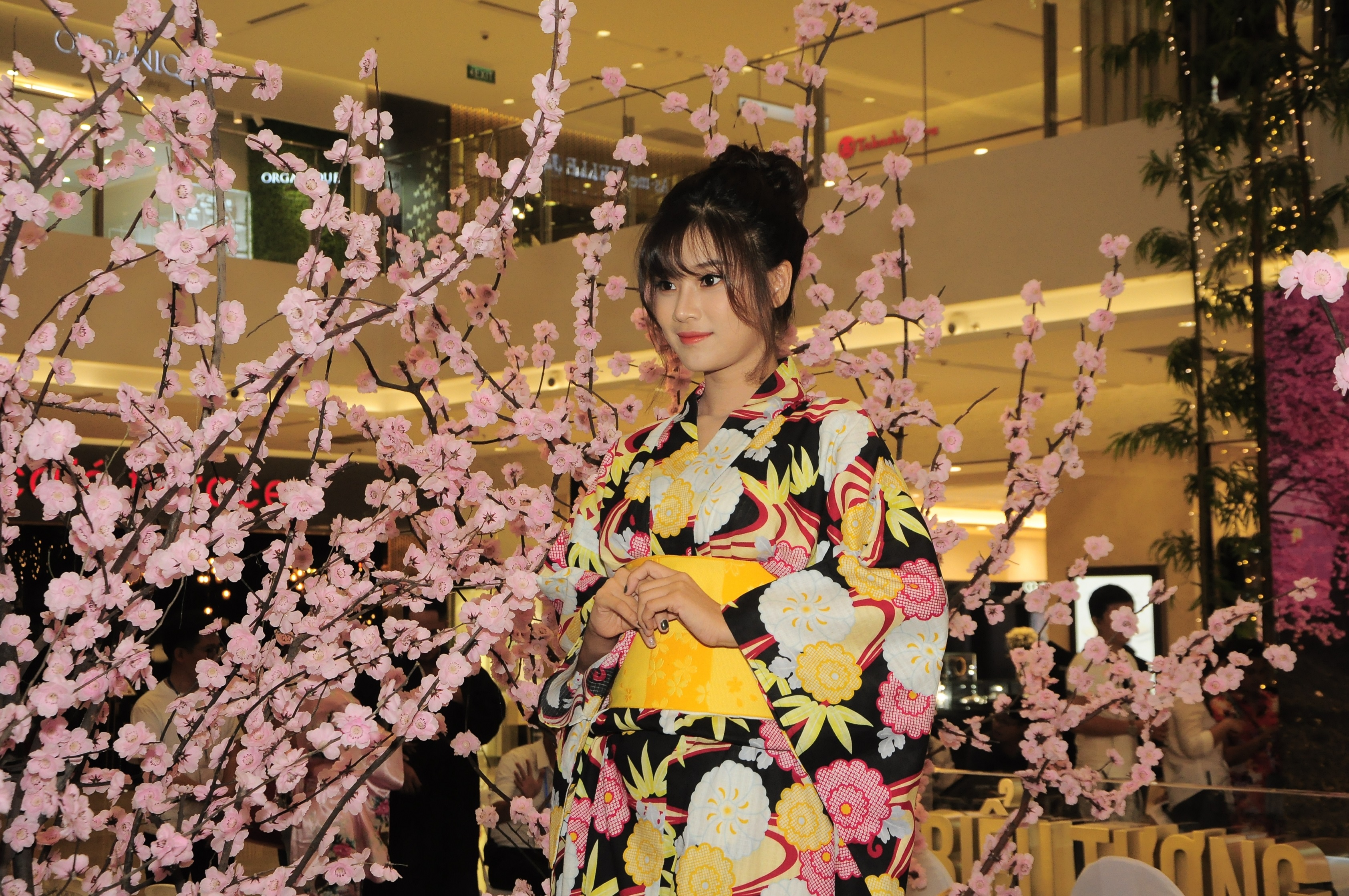 Hoang Yen Chibi dep diu dang trong trang phuc kimono hinh anh