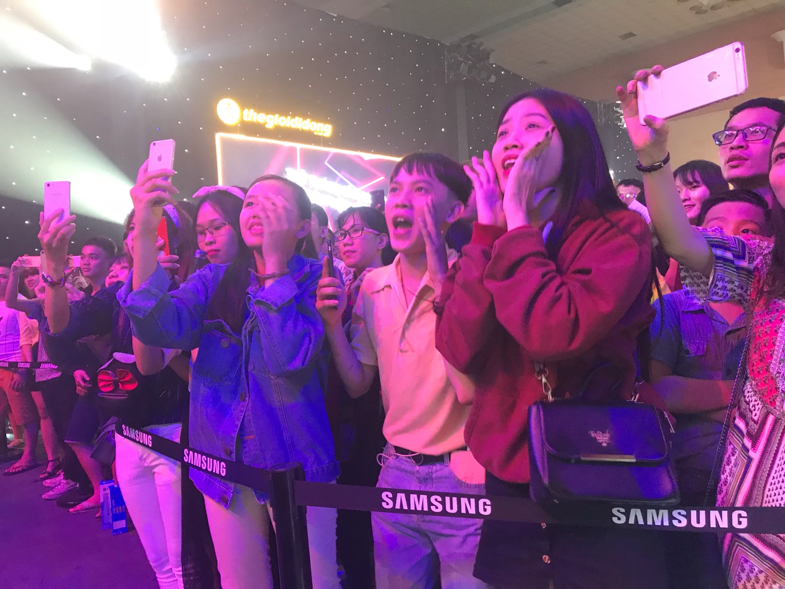 The Gioi Di Dong anh 1