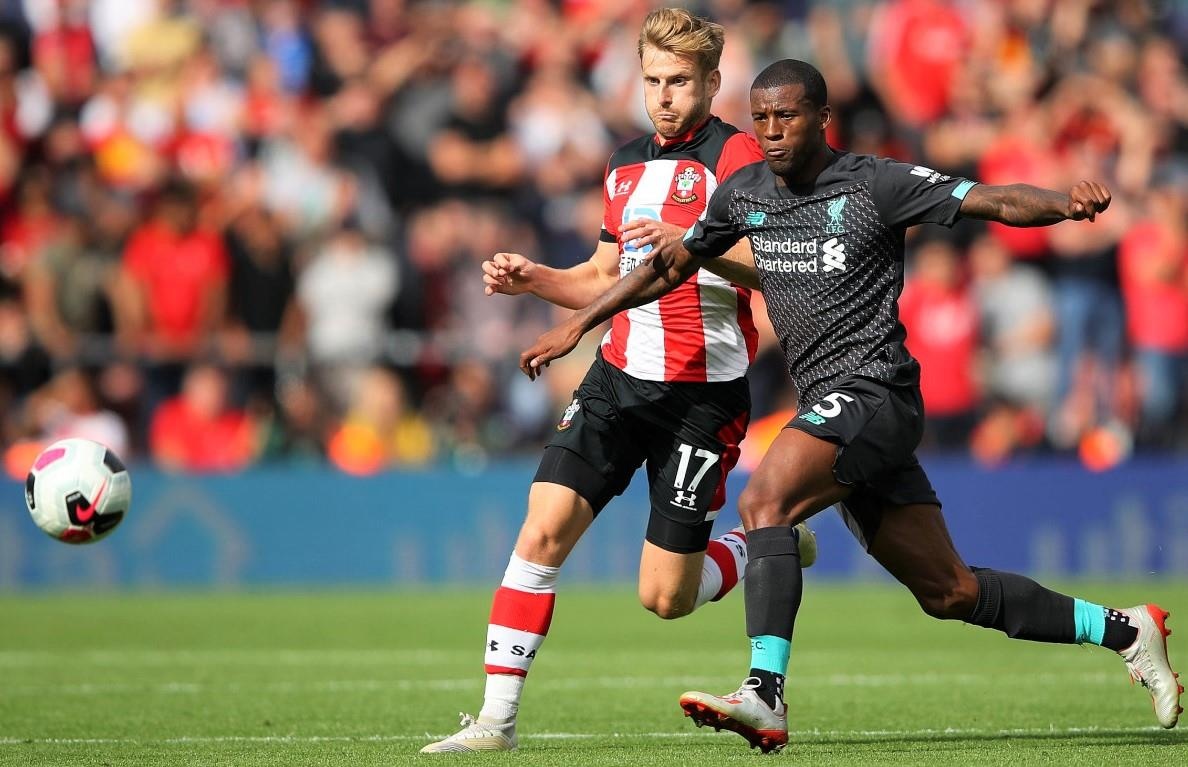 Dinh Trong ung ho Arsenal trong 'cuoc chien' voi Liverpool hinh anh