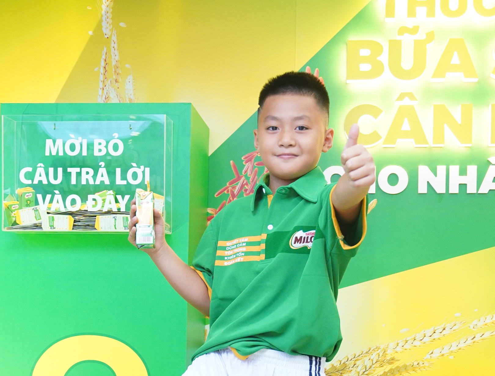 Cau be Viet tap huan tai CLB Barcelona va uoc mo 'vuot luy tre lang' hinh anh