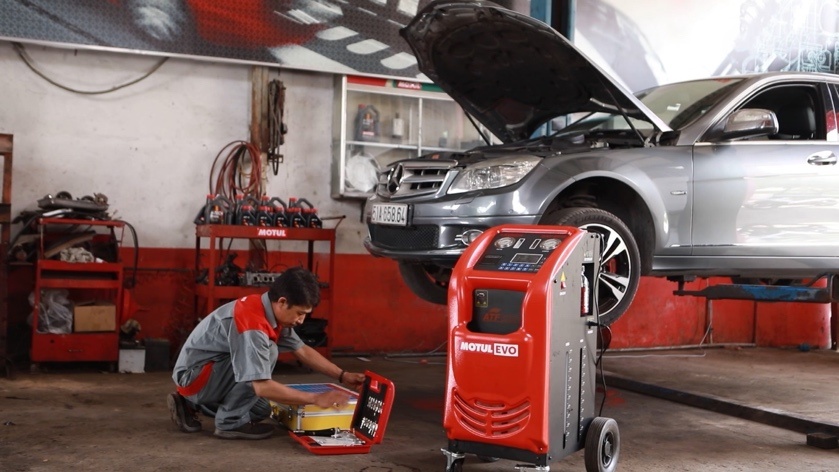 Chu xe oto co nen thay dau truyen dong thuong xuyen? hinh anh