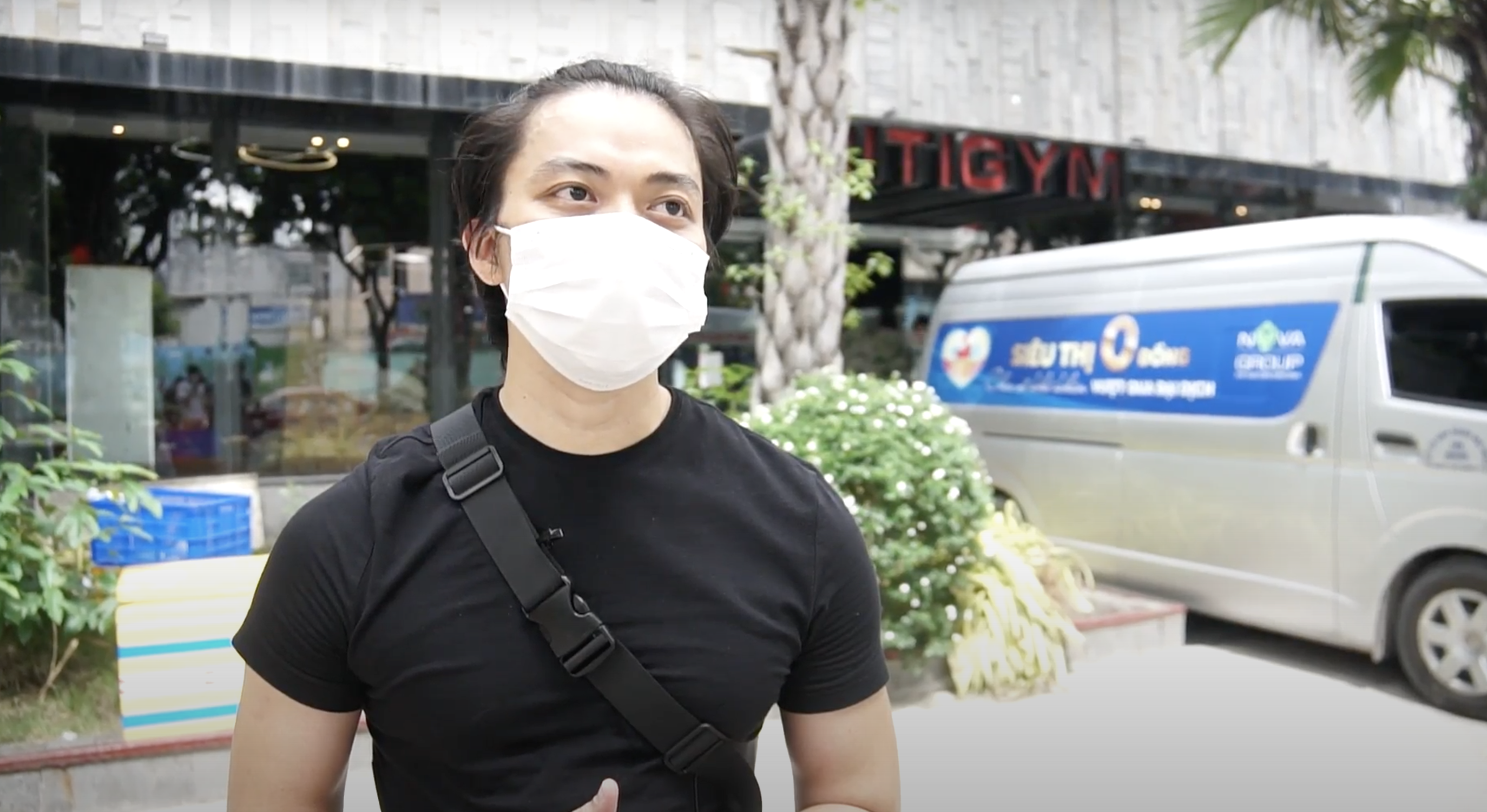 Video - nghe si tham gia Sieu thi 0 dong hinh anh