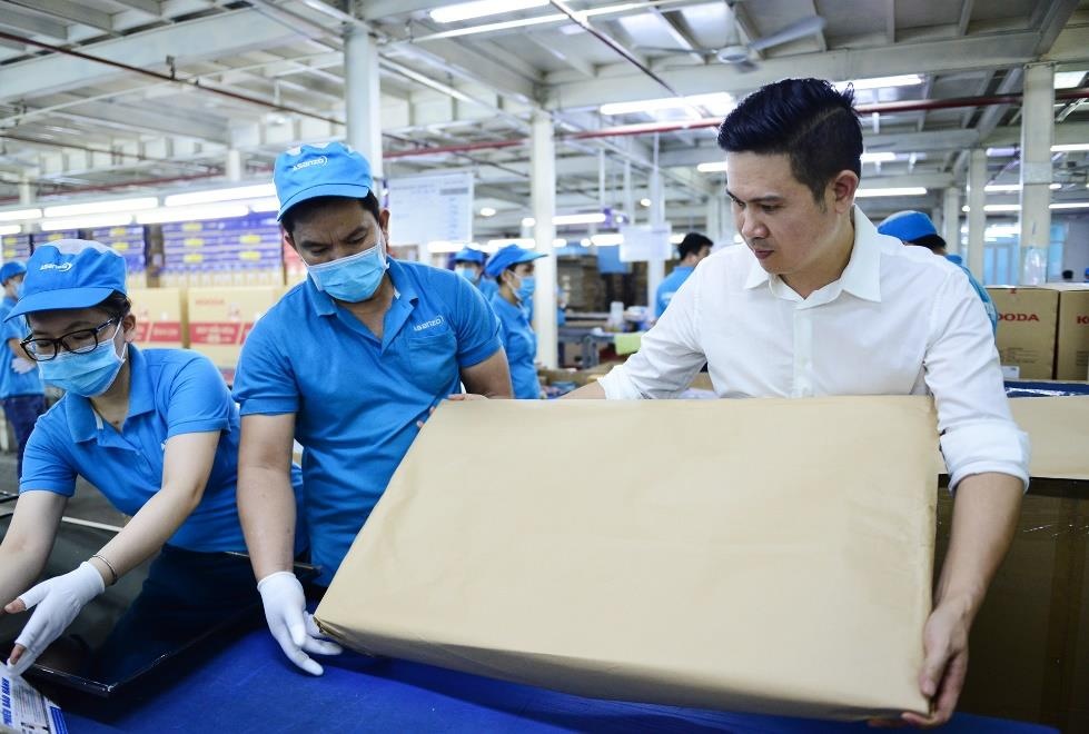 Video: Tap doan Asanzo dung giay tai che thay ni lon boc san pham hinh anh