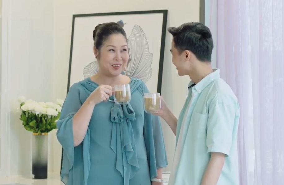 Video - Nghe si Hong Van deo dai o tuoi ngoai 50 nho bi quyet nay hinh anh