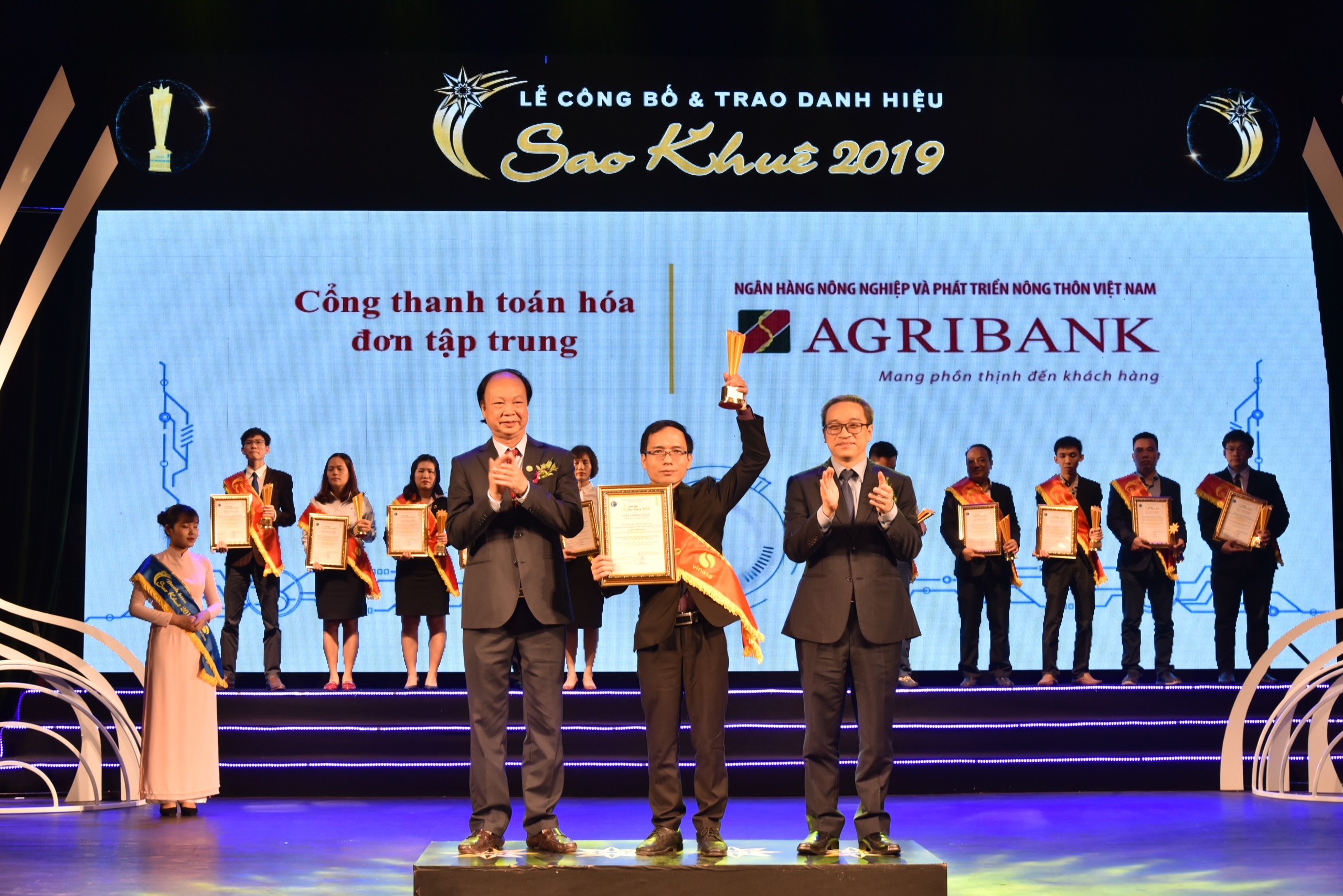 Agribank o dau trong mot nam nganh ngan hang but pha? hinh anh