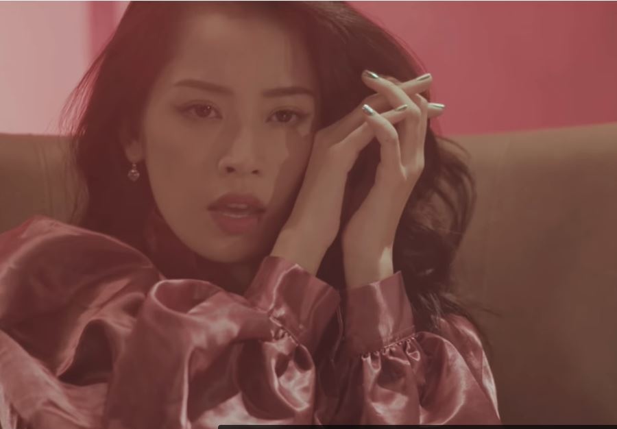 Video: Chi Pu xuat hien quyen ru trong MV nhac phim 'Chi chi em em' hinh anh