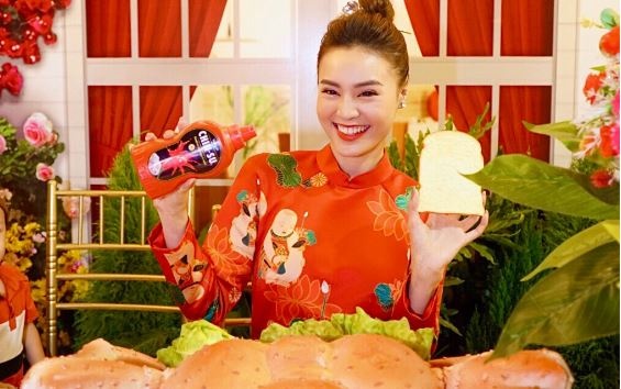 Video: Bo tui diem check-in mua Tet cua Ninh Duong Lan Ngoc hinh anh