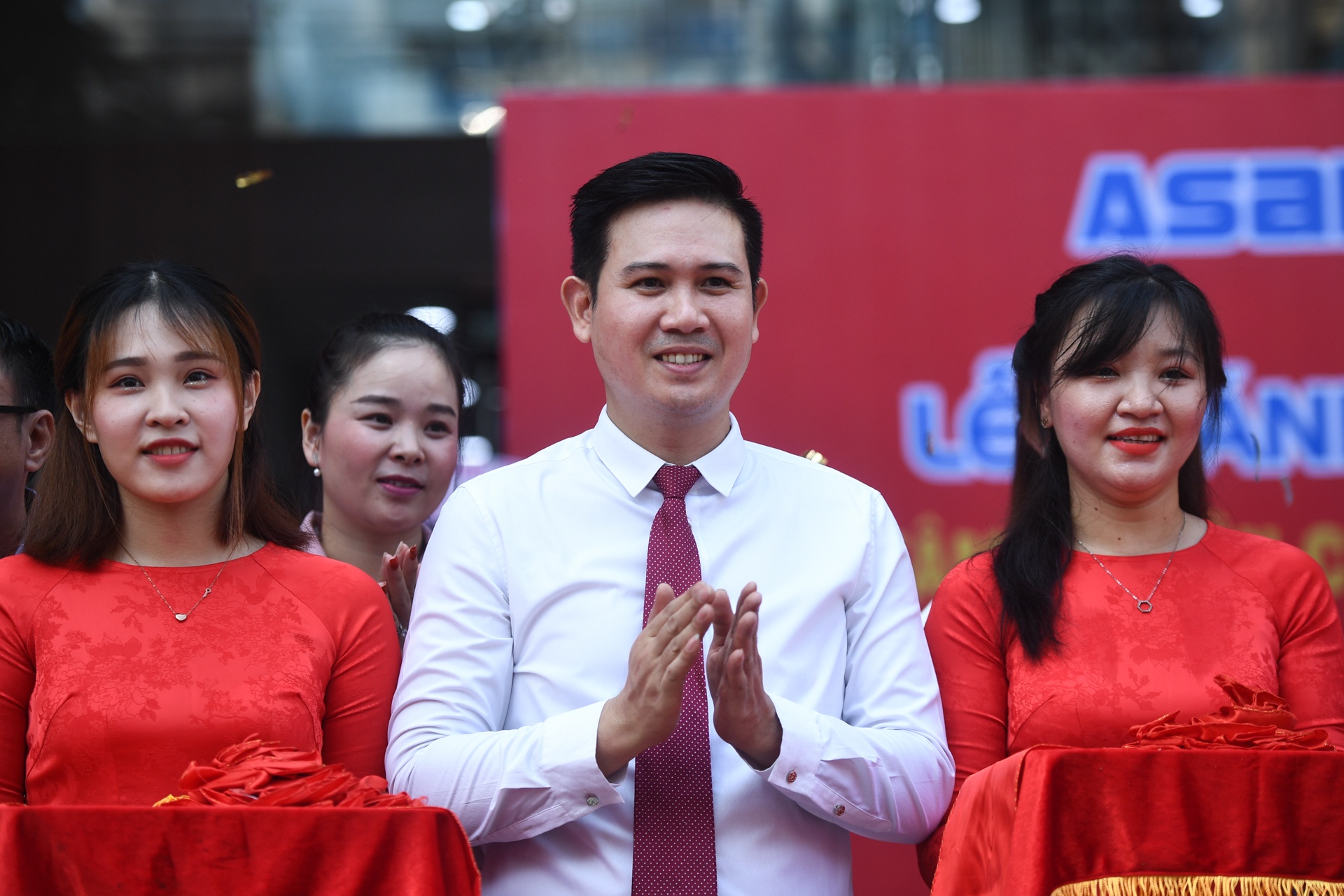 Toa nha Asanzo anh 1