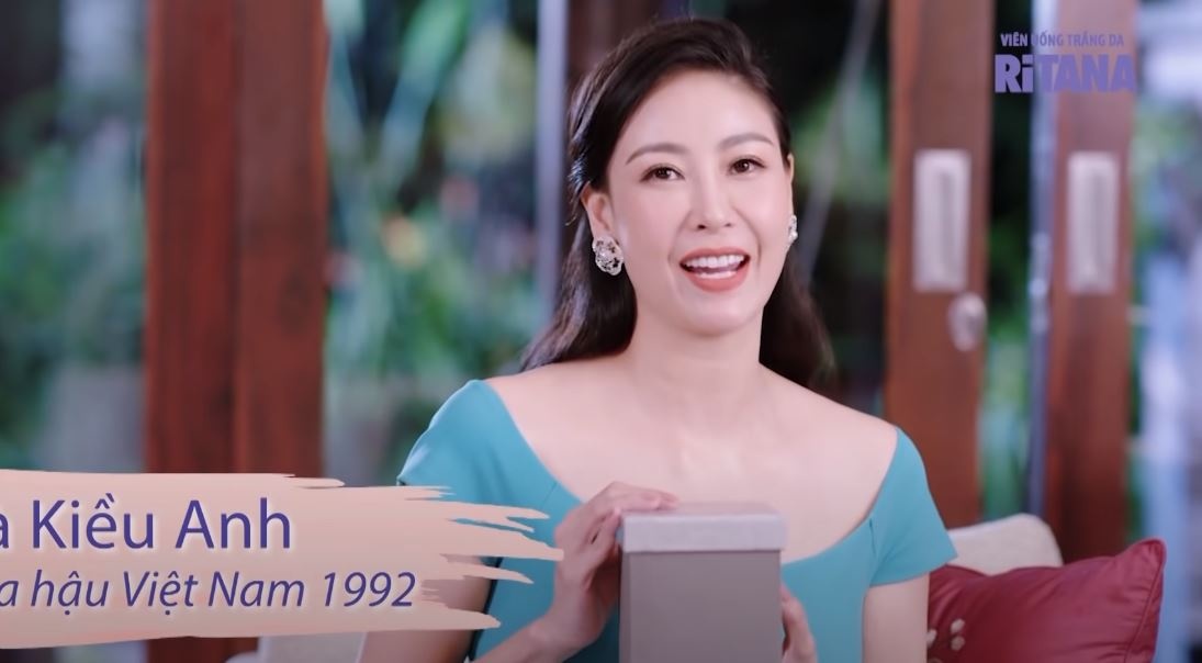 Video: Kham pha tui xach Hoa hau Ha Kieu Anh hinh anh