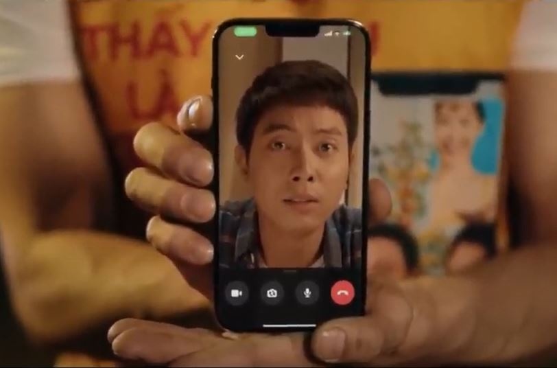 Video - Smartphone gop phan gan ket cac thanh vien xa nhau dip Tet hinh anh